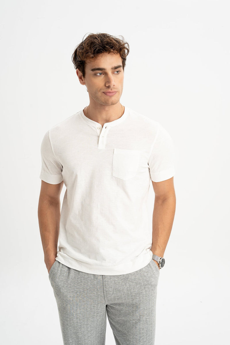 KORUCAK Beyaz Kısa Kollu Patlı T-Shirt